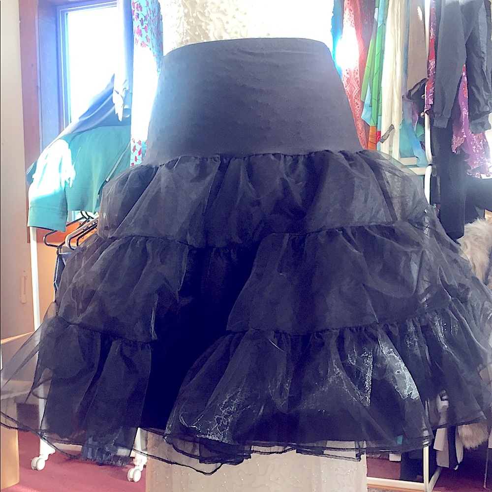 Volume adding half slip